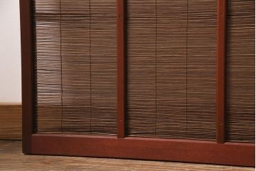 御簾戸4枚をリペア&カスタム!上下に分割し8枚にリメイク。引き手を取り付け。すだれ以外の部分を赤味がかった茶色で着色し仕上げ。(建具、簾戸、簀戸、葭戸、夏戸、すど)