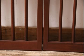 御簾戸4枚をリペア&カスタム!上下に分割し8枚にリメイク。引き手を取り付け。すだれ以外の部分を赤味がかった茶色で着色し仕上げ。(建具、簾戸、簀戸、葭戸、夏戸、すど)