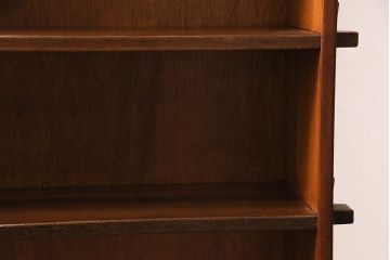 昭和中期の本棚の見た目を変えずに綺麗にリペア!クリーニング、ささくれ等の補修。赤味がかった茶色で着色し仕上げ。(オープンシェルフ、シェルフ)