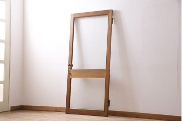 ガラス扉をリペア&カスタム!設置場所に合わせてリサイズ。上部のガラスのみクリアガラスへ入れ替え。鍵の取り付け。(ガラスドア、建具)