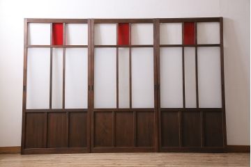 ガラス戸3枚をリペア&カスタム!クリアガラス、赤の色ガラス、すりガラス、花菱模様ガラスを組み入れ。引き手、戸車を取り付け。ウォルナットで着色し仕上げ。(引き戸、建具)