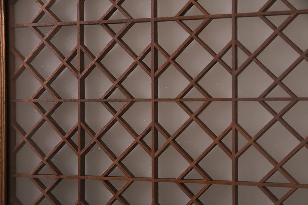 昭和中期の組子帯戸2枚をリペア&カスタム!設置場所に合わせてリサイズ。框の溝加工。現状に近しい色味に着色し仕上げ。(引き戸、建具)