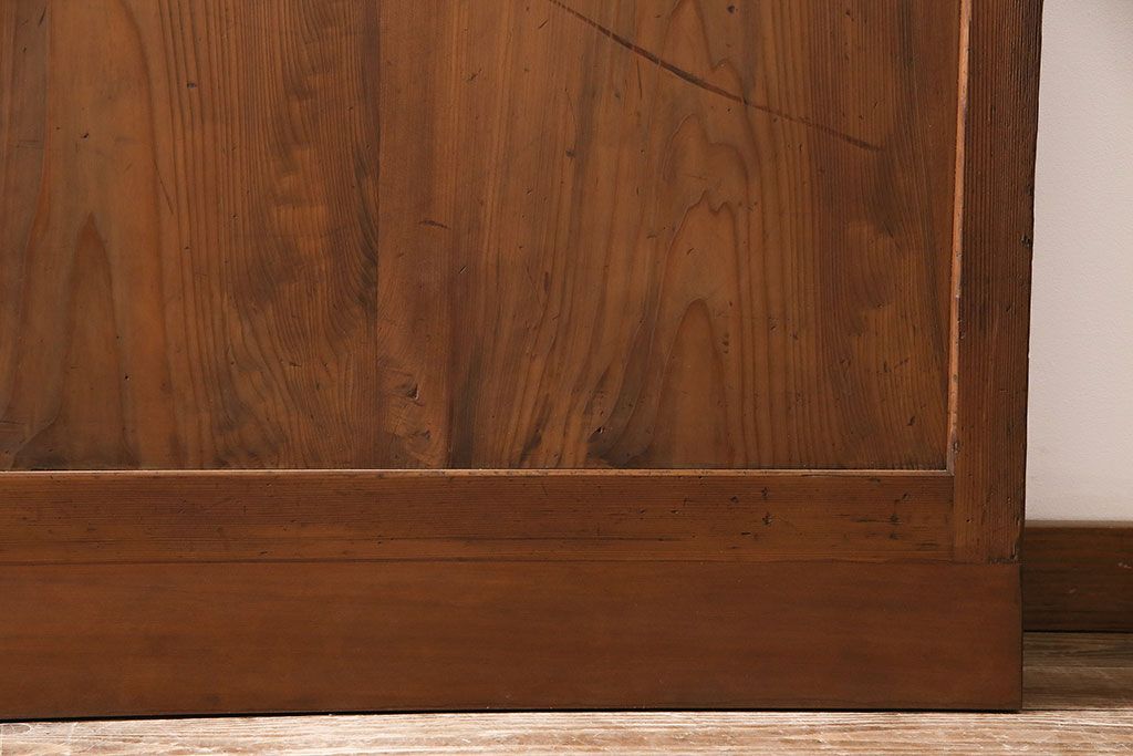 昭和中期の組子帯戸2枚をリペア&カスタム!設置場所に合わせてリサイズ。框の溝加工。現状に近しい色味に着色し仕上げ。(引き戸、建具)