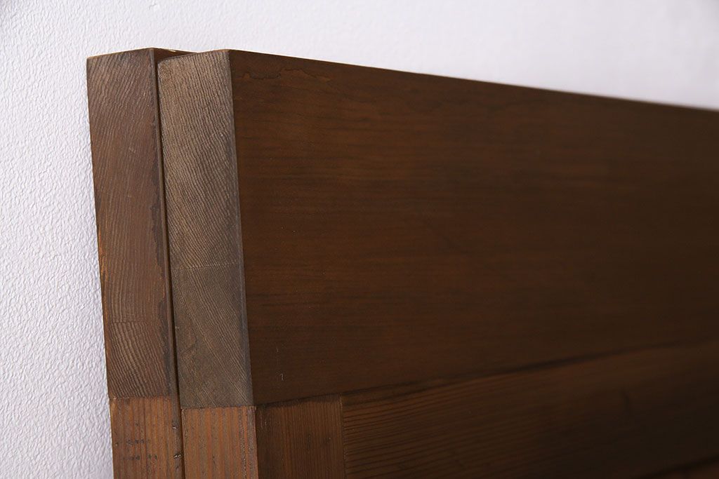 昭和中期の組子帯戸2枚をリペア&カスタム!設置場所に合わせてリサイズ。框の溝加工。現状に近しい色味に着色し仕上げ。(引き戸、建具)