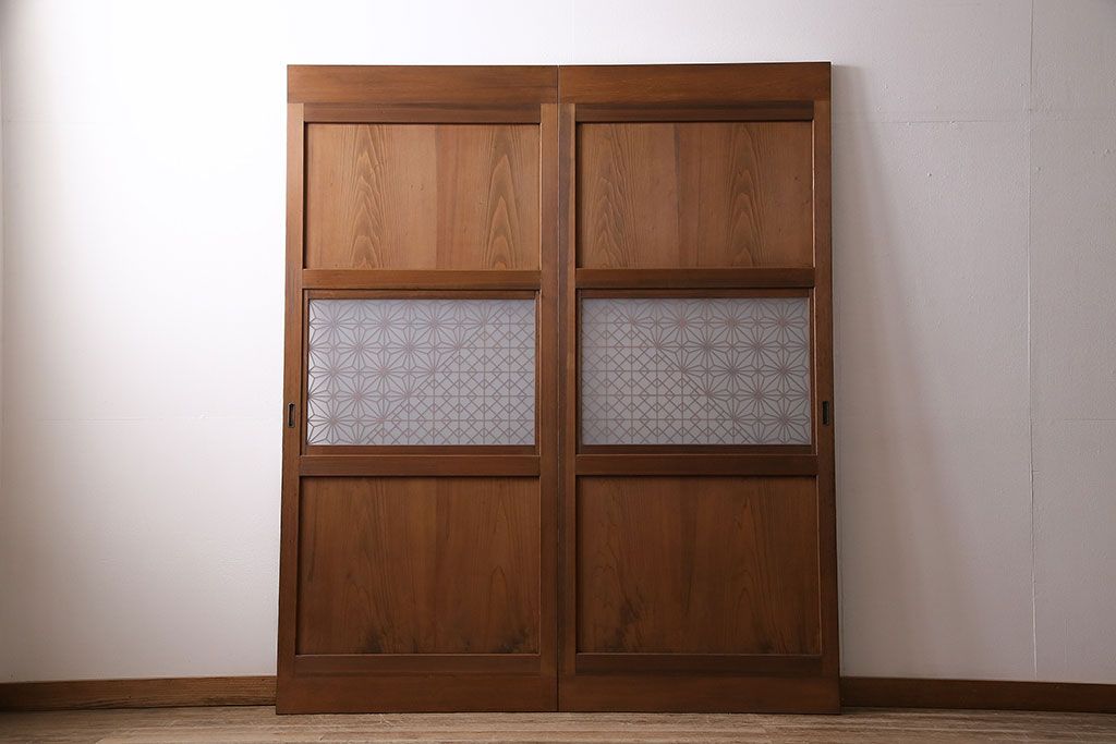 昭和中期の組子帯戸2枚をリペア&カスタム!設置場所に合わせてリサイズ。框の溝加工。現状に近しい色味に着色し仕上げ。(引き戸、建具)