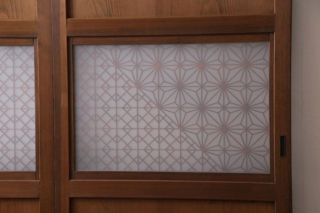 昭和中期の組子帯戸2枚をリペア&カスタム!設置場所に合わせてリサイズ。框の溝加工。現状に近しい色味に着色し仕上げ。(引き戸、建具)