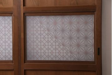 昭和中期の組子帯戸2枚をリペア&カスタム!設置場所に合わせてリサイズ。框の溝加工。現状に近しい色味に着色し仕上げ。(引き戸、建具)