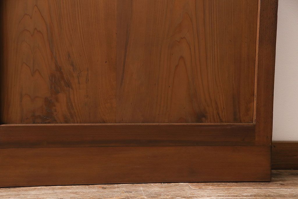 昭和中期の組子帯戸2枚をリペア&カスタム!設置場所に合わせてリサイズ。框の溝加工。現状に近しい色味に着色し仕上げ。(引き戸、建具)