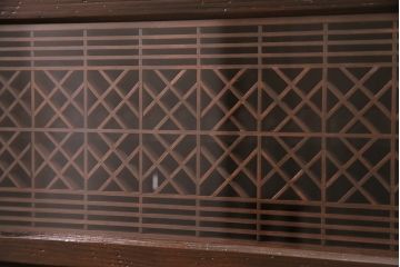 昭和初期の戸棚をリペア&カスタム!傷んだ木部の交換。濃い茶色で着色し仕上げ。(収納棚、キャビネット)