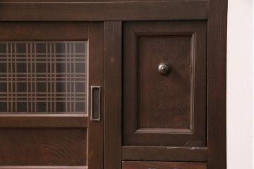 昭和初期の戸棚をリペア&カスタム!傷んだ木部の交換。濃い茶色で着色し仕上げ。(収納棚、キャビネット)