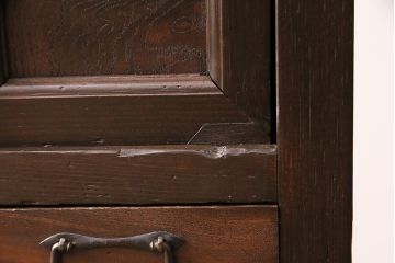 昭和初期の戸棚をリペア&カスタム!傷んだ木部の交換。濃い茶色で着色し仕上げ。(収納棚、キャビネット)