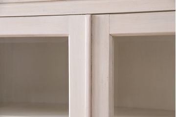 昭和初期の食器棚をリペア&カスタム!可動部の調整。アンティークホワイトのエイジング塗装で仕上げ。(収納棚、カップボード、キャビネット)