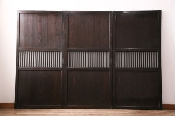 格子帯戸3枚をリペア&カスタム!設置場所に合わせてリサイズ。すりガラスへ入れ替え。濃い茶色で着色し仕上げ。(引き戸、建具)