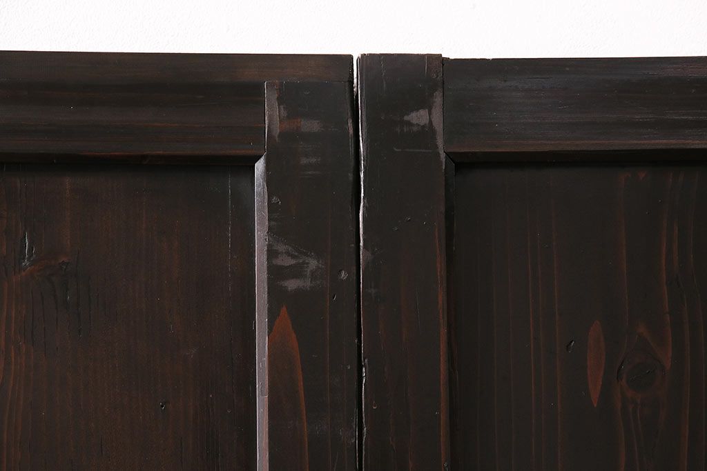 格子帯戸3枚をリペア&カスタム!設置場所に合わせてリサイズ。すりガラスへ入れ替え。濃い茶色で着色し仕上げ。(引き戸、建具)