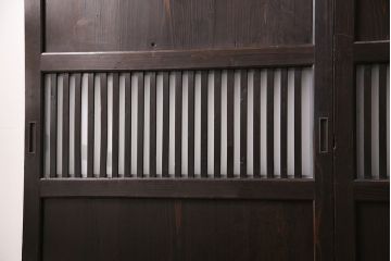 格子帯戸3枚をリペア&カスタム!設置場所に合わせてリサイズ。すりガラスへ入れ替え。濃い茶色で着色し仕上げ。(引き戸、建具)