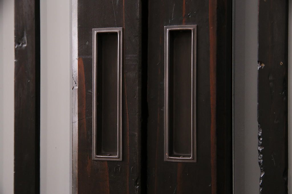 格子帯戸3枚をリペア&カスタム!設置場所に合わせてリサイズ。すりガラスへ入れ替え。濃い茶色で着色し仕上げ。(引き戸、建具)