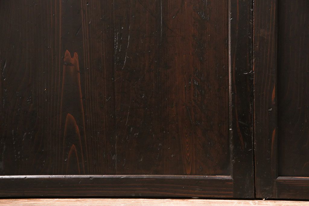 格子帯戸3枚をリペア&カスタム!設置場所に合わせてリサイズ。すりガラスへ入れ替え。濃い茶色で着色し仕上げ。(引き戸、建具)