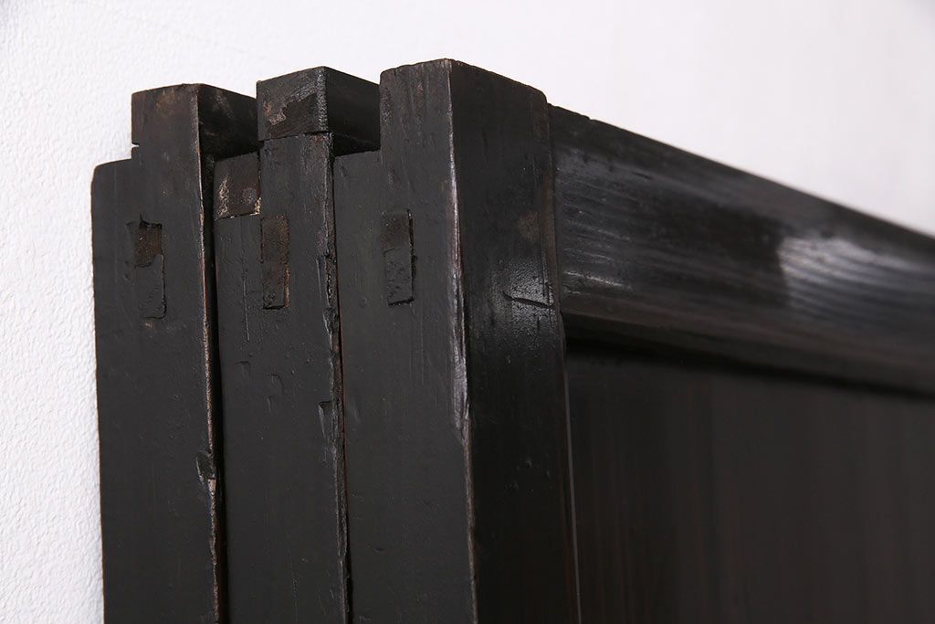 格子帯戸3枚をリペア&カスタム!設置場所に合わせてリサイズ。すりガラスへ入れ替え。濃い茶色で着色し仕上げ。(引き戸、建具)