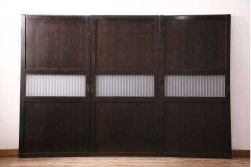 格子帯戸3枚をリペア&カスタム!設置場所に合わせてリサイズ。すりガラスへ入れ替え。濃い茶色で着色し仕上げ。(引き戸、建具)