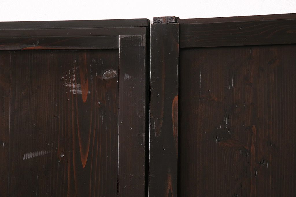 格子帯戸3枚をリペア&カスタム!設置場所に合わせてリサイズ。すりガラスへ入れ替え。濃い茶色で着色し仕上げ。(引き戸、建具)