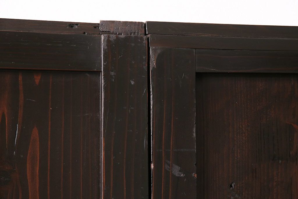 格子帯戸3枚をリペア&カスタム!設置場所に合わせてリサイズ。すりガラスへ入れ替え。濃い茶色で着色し仕上げ。(引き戸、建具)