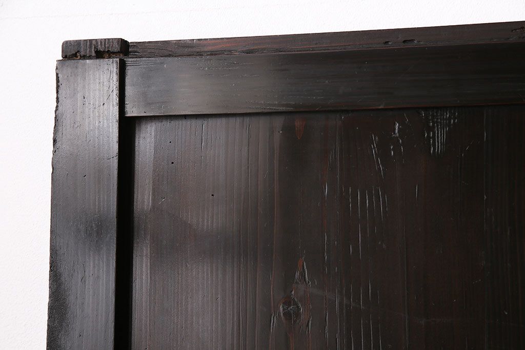 格子帯戸3枚をリペア&カスタム!設置場所に合わせてリサイズ。すりガラスへ入れ替え。濃い茶色で着色し仕上げ。(引き戸、建具)