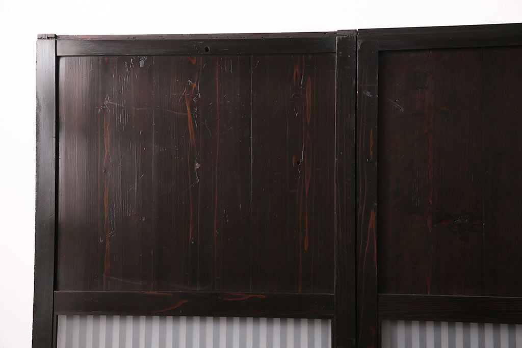 格子帯戸3枚をリペア&カスタム!設置場所に合わせてリサイズ。すりガラスへ入れ替え。濃い茶色で着色し仕上げ。(引き戸、建具)