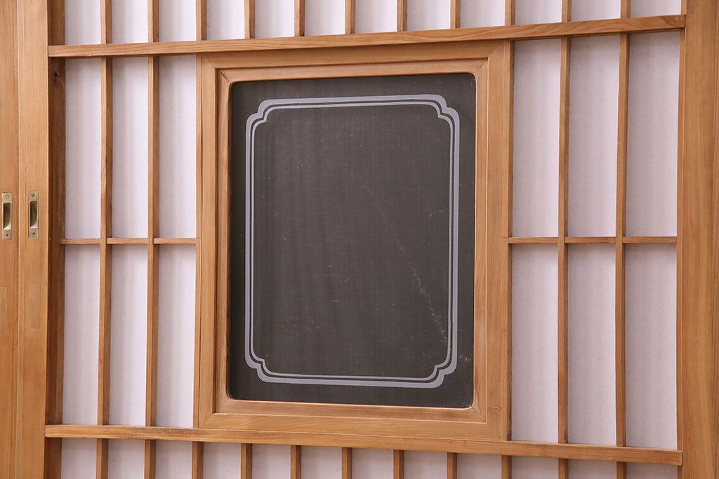 昭和中期の障子戸2枚をリペア&カスタム!設置場所に合わせてリサイズ。戸車を取り付け。障子の張り替え。明るい色味に着色し仕上げ。(引き戸、建具)