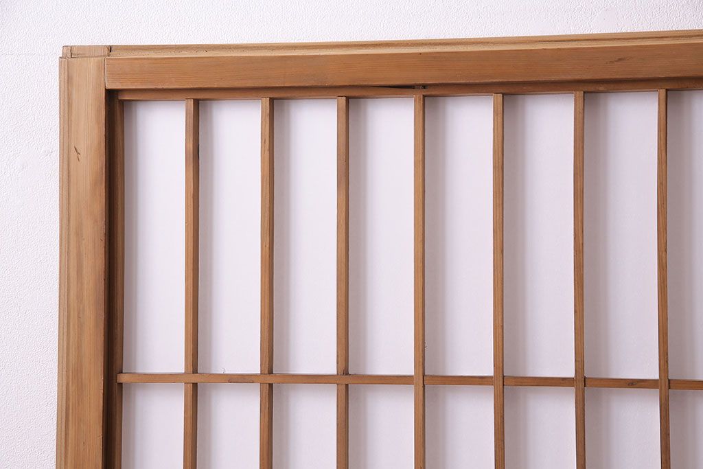 昭和中期の障子戸2枚をリペア&カスタム!設置場所に合わせてリサイズ。戸車を取り付け。障子の張り替え。明るい色味に着色し仕上げ。(引き戸、建具)