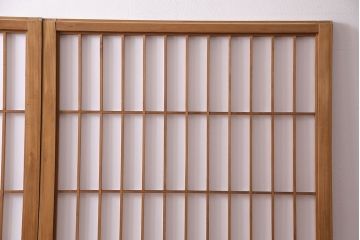 昭和中期の障子戸2枚をリペア&カスタム!設置場所に合わせてリサイズ。戸車を取り付け。障子の張り替え。明るい色味に着色し仕上げ。(引き戸、建具)