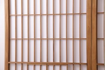 昭和中期の障子戸2枚をリペア&カスタム!設置場所に合わせてリサイズ。戸車を取り付け。障子の張り替え。明るい色味に着色し仕上げ。(引き戸、建具)