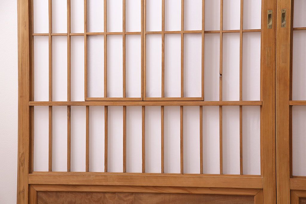 昭和中期の障子戸2枚をリペア&カスタム!設置場所に合わせてリサイズ。戸車を取り付け。障子の張り替え。明るい色味に着色し仕上げ。(引き戸、建具)