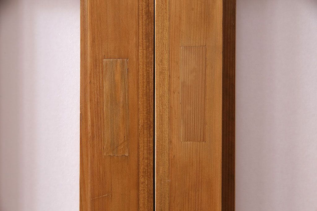 昭和中期の障子戸2枚をリペア&カスタム!設置場所に合わせてリサイズ。戸車を取り付け。障子の張り替え。明るい色味に着色し仕上げ。(引き戸、建具)