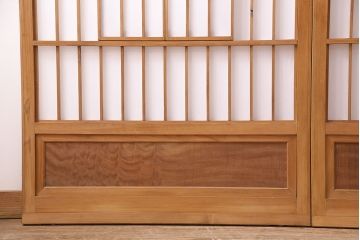 昭和中期の障子戸2枚をリペア&カスタム!設置場所に合わせてリサイズ。戸車を取り付け。障子の張り替え。明るい色味に着色し仕上げ。(引き戸、建具)