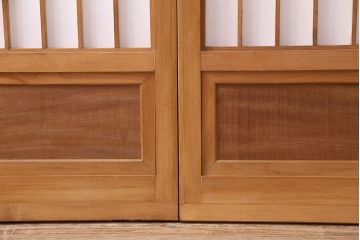 昭和中期の障子戸2枚をリペア&カスタム!設置場所に合わせてリサイズ。戸車を取り付け。障子の張り替え。明るい色味に着色し仕上げ。(引き戸、建具)