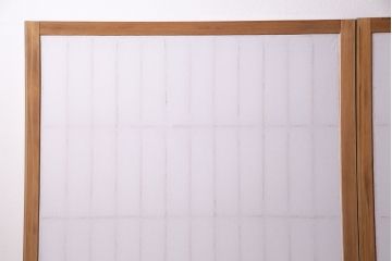 昭和中期の障子戸2枚をリペア&カスタム!設置場所に合わせてリサイズ。戸車を取り付け。障子の張り替え。明るい色味に着色し仕上げ。(引き戸、建具)