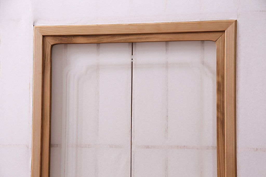 昭和中期の障子戸2枚をリペア&カスタム!設置場所に合わせてリサイズ。戸車を取り付け。障子の張り替え。明るい色味に着色し仕上げ。(引き戸、建具)