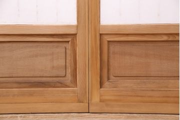 昭和中期の障子戸2枚をリペア&カスタム!設置場所に合わせてリサイズ。戸車を取り付け。障子の張り替え。明るい色味に着色し仕上げ。(引き戸、建具)