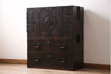 明治期の衣装箪笥の見た目を変えずに綺麗にリペア!可動部の調整。傷の補修。(時代箪笥、収納箪笥、和タンス、引き出し)