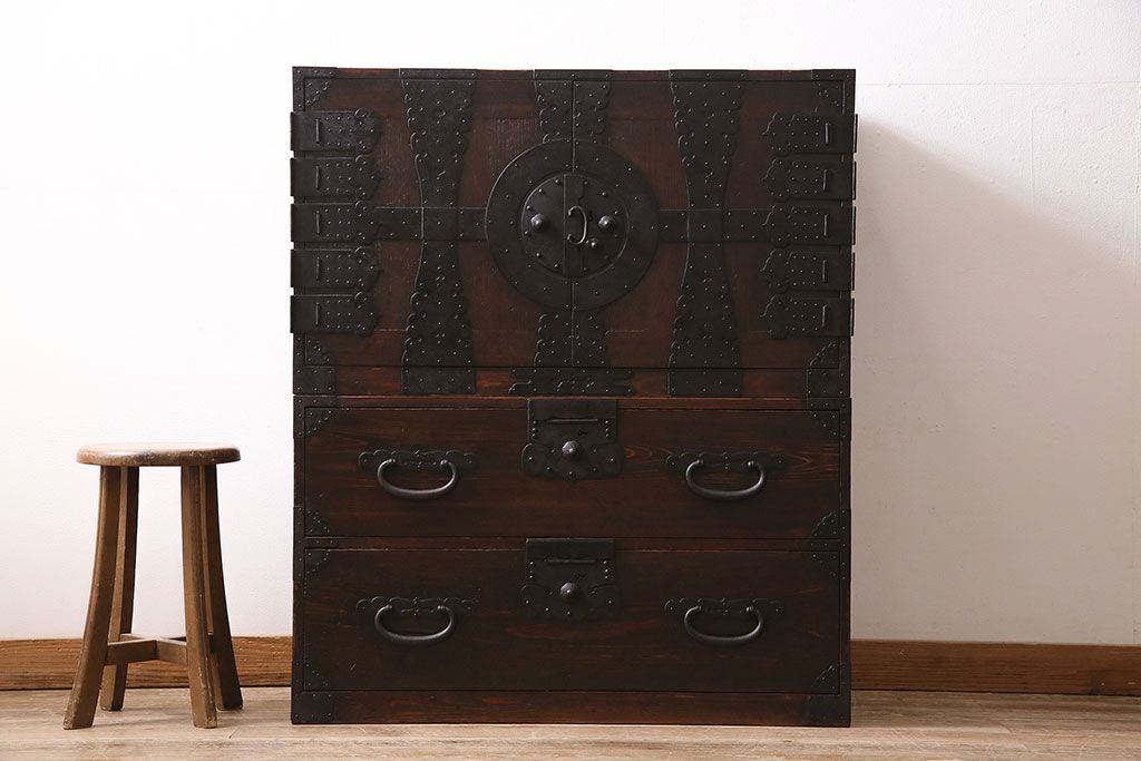 明治期の衣装箪笥の見た目を変えずに綺麗にリペア!可動部の調整。傷の補修。(時代箪笥、収納箪笥、和タンス、引き出し)