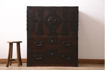 明治期の衣装箪笥の見た目を変えずに綺麗にリペア!可動部の調整。傷の補修。(時代箪笥、収納箪笥、和タンス、引き出し)