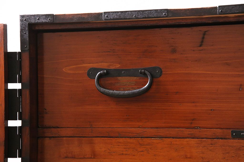 明治期の衣装箪笥の見た目を変えずに綺麗にリペア!可動部の調整。傷の補修。(時代箪笥、収納箪笥、和タンス、引き出し)