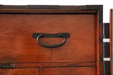 明治期の衣装箪笥の見た目を変えずに綺麗にリペア!可動部の調整。傷の補修。(時代箪笥、収納箪笥、和タンス、引き出し)