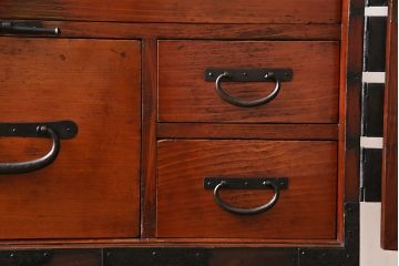 明治期の衣装箪笥の見た目を変えずに綺麗にリペア!可動部の調整。傷の補修。(時代箪笥、収納箪笥、和タンス、引き出し)