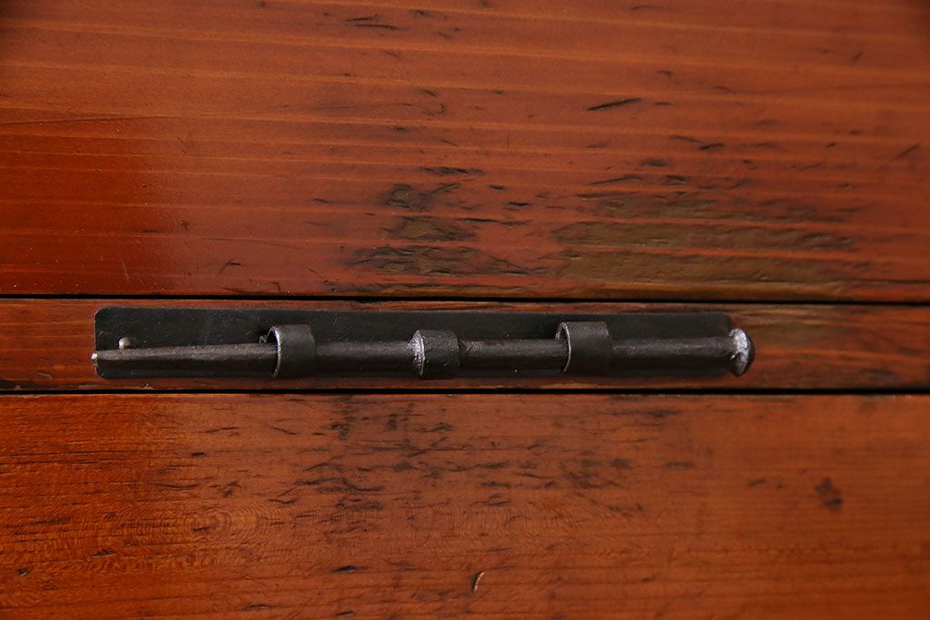 明治期の衣装箪笥の見た目を変えずに綺麗にリペア!可動部の調整。傷の補修。(時代箪笥、収納箪笥、和タンス、引き出し)