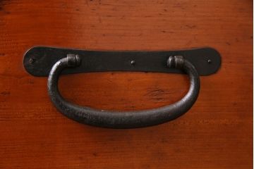 明治期の衣装箪笥の見た目を変えずに綺麗にリペア!可動部の調整。傷の補修。(時代箪笥、収納箪笥、和タンス、引き出し)