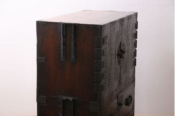 明治期の衣装箪笥の見た目を変えずに綺麗にリペア!可動部の調整。傷の補修。(時代箪笥、収納箪笥、和タンス、引き出し)