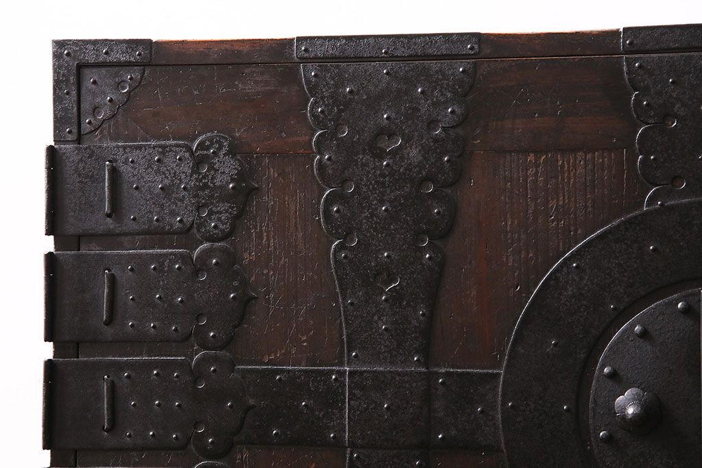 明治期の衣装箪笥の見た目を変えずに綺麗にリペア!可動部の調整。傷の補修。(時代箪笥、収納箪笥、和タンス、引き出し)