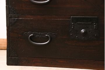 明治期の衣装箪笥の見た目を変えずに綺麗にリペア!可動部の調整。傷の補修。(時代箪笥、収納箪笥、和タンス、引き出し)