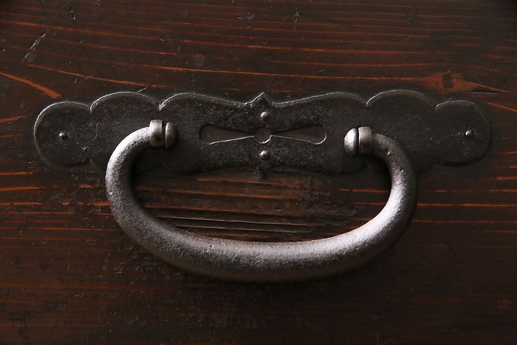 明治期の衣装箪笥の見た目を変えずに綺麗にリペア!可動部の調整。傷の補修。(時代箪笥、収納箪笥、和タンス、引き出し)